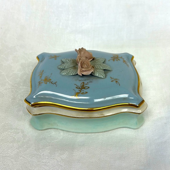 Antique bone china French lidded vanity box . - Picture 1 of 10